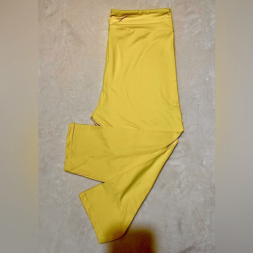 Amelia Rose Capri Leggings